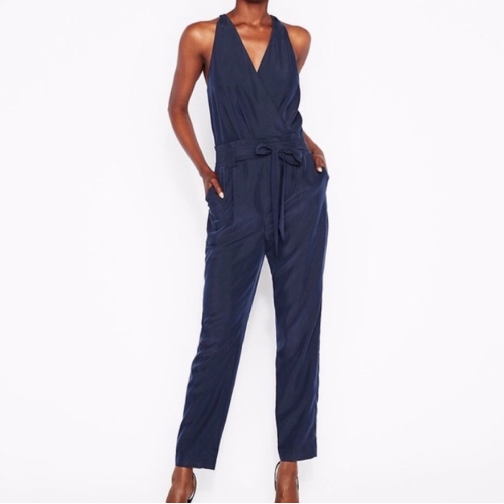 NWT EXPRESS Belted Surplice Jumpsuit in Navy  Sz 4